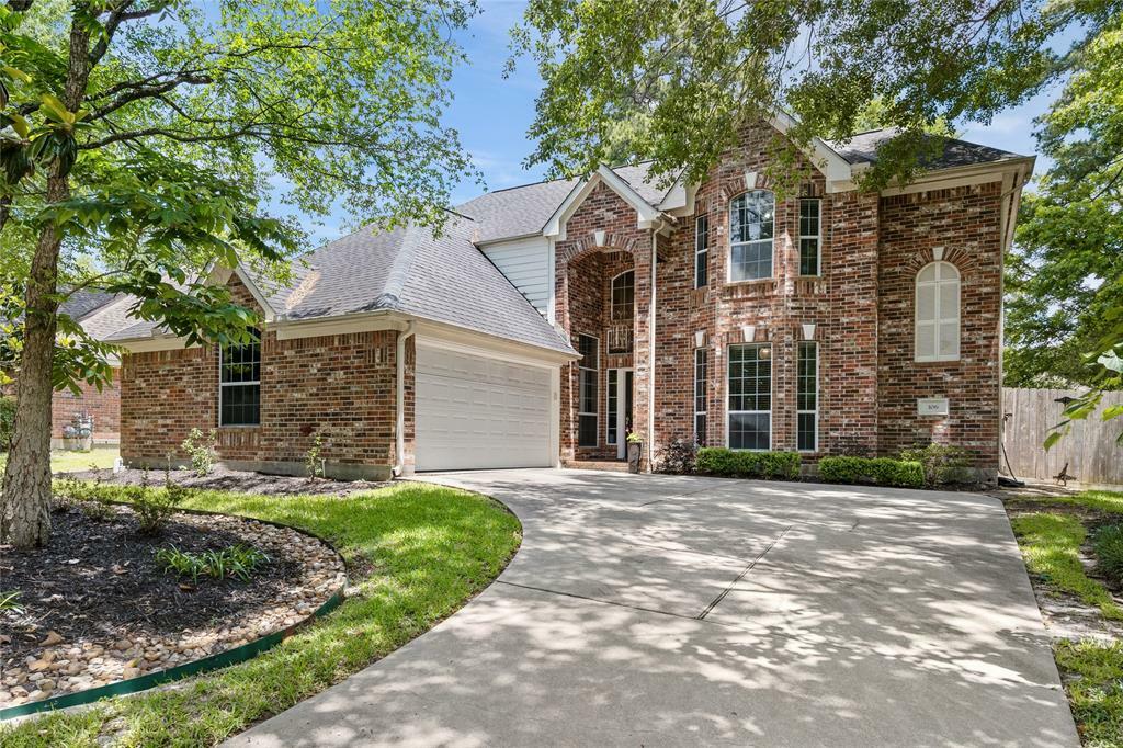 Property Photo: 106 W Bristol Oak Circle TX 77382