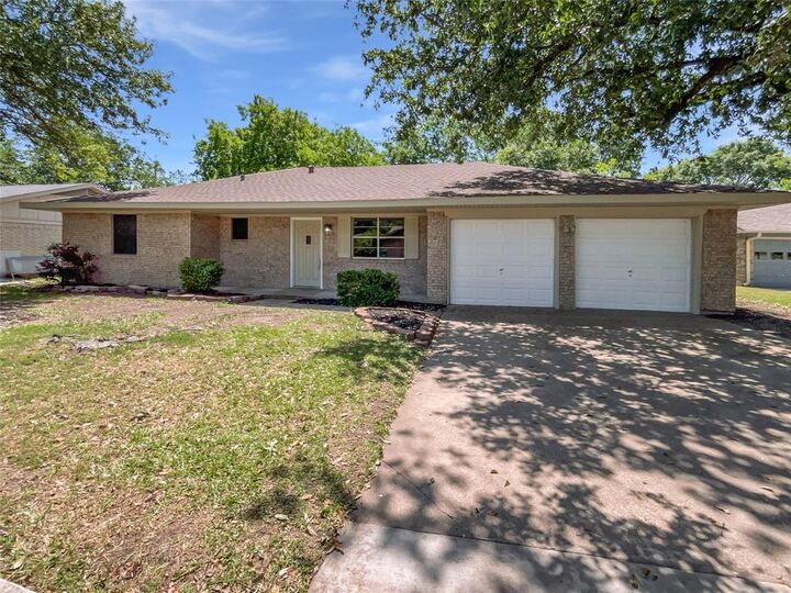 103 Comanche Court  Waxahachie TX 75165 photo