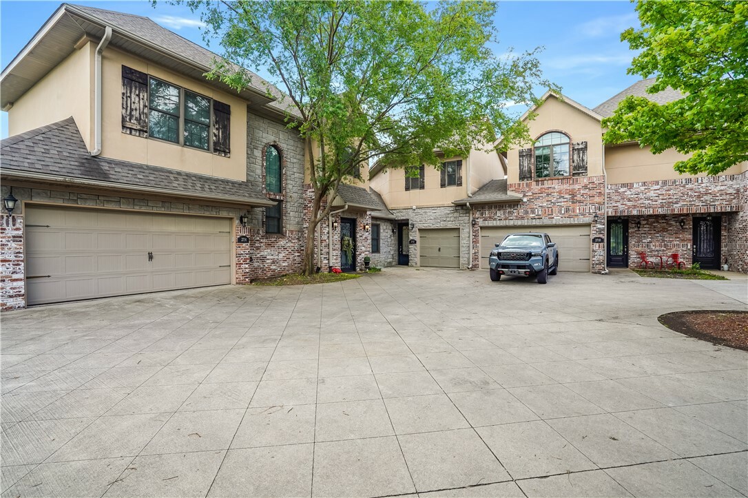 Property Photo: 2712 S Everest Avenue AR 72758