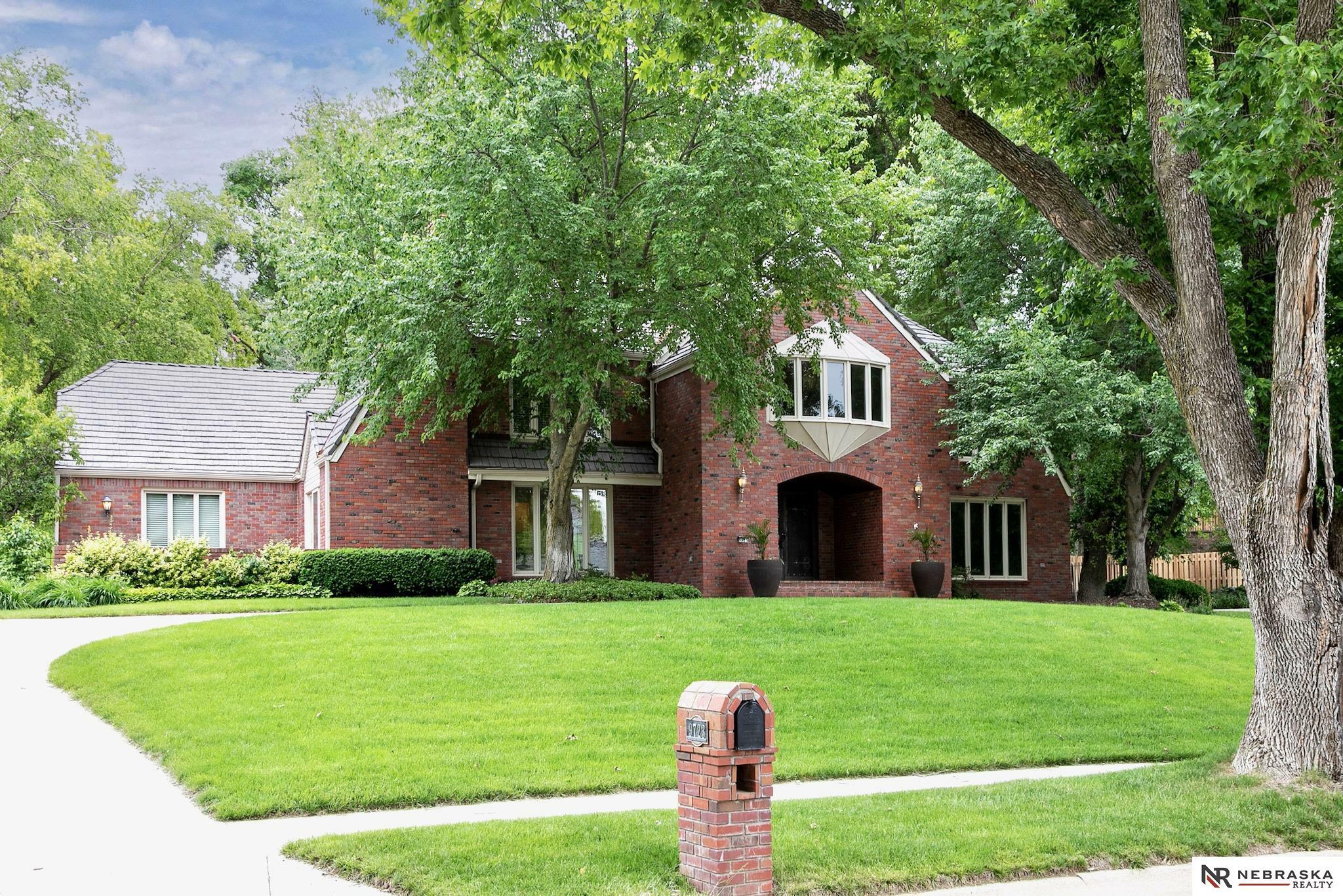 Property Photo: 9723 Fieldcrest Drive NE 68114