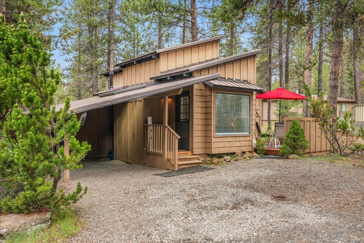 Property Photo: 57063 Deer Lane OR 97707
