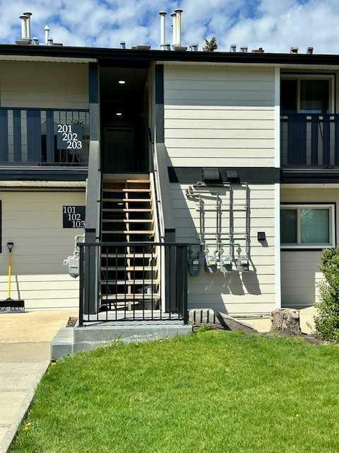 Property Photo:  54 Bell Street 202  AB T4N 6S5 