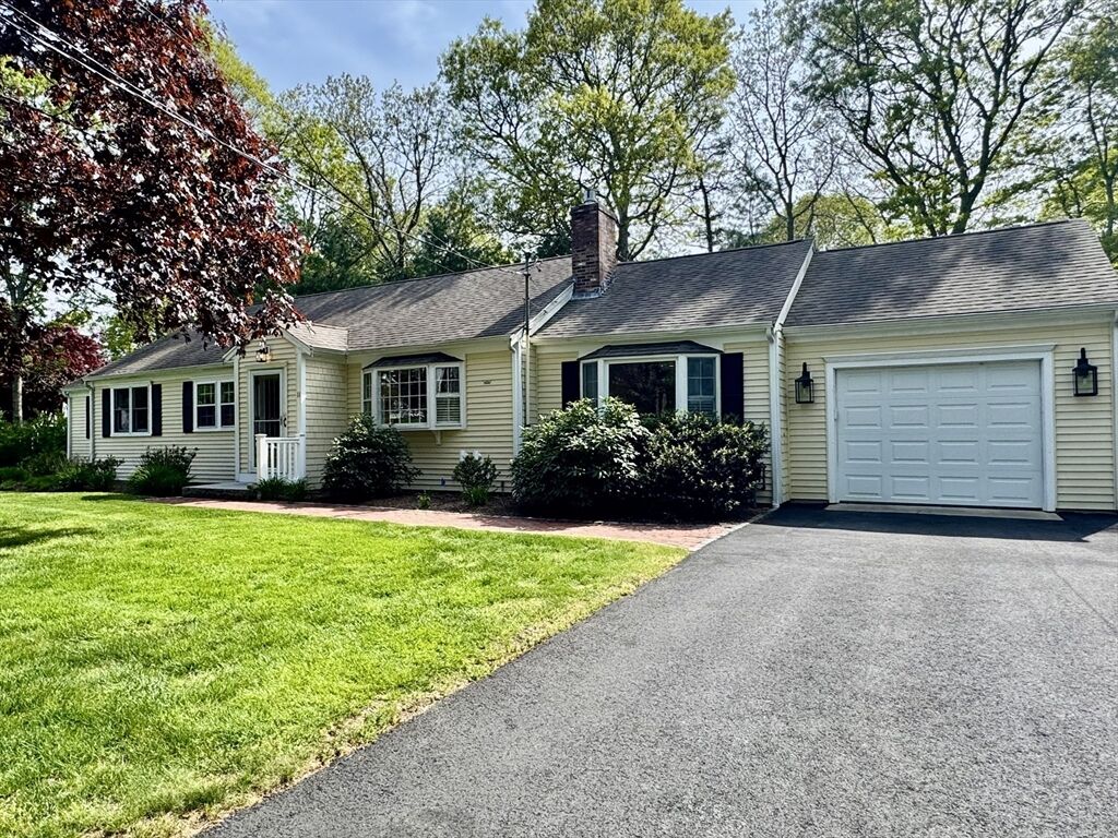 Property Photo:  11 Masthead Ln  MA 02632 