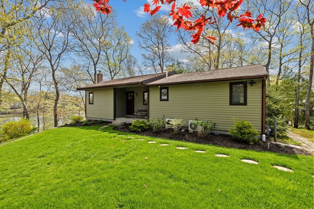 Property Photo: 10 Quamhassett Road MA 02532