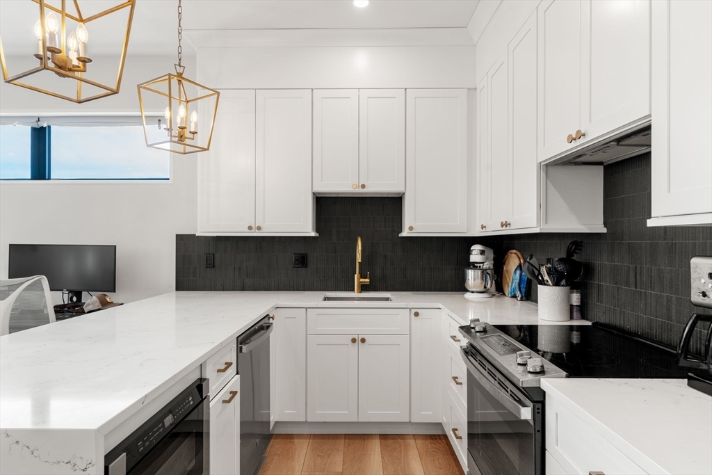 Property Photo: 388 Athens Street Ph MA 02127