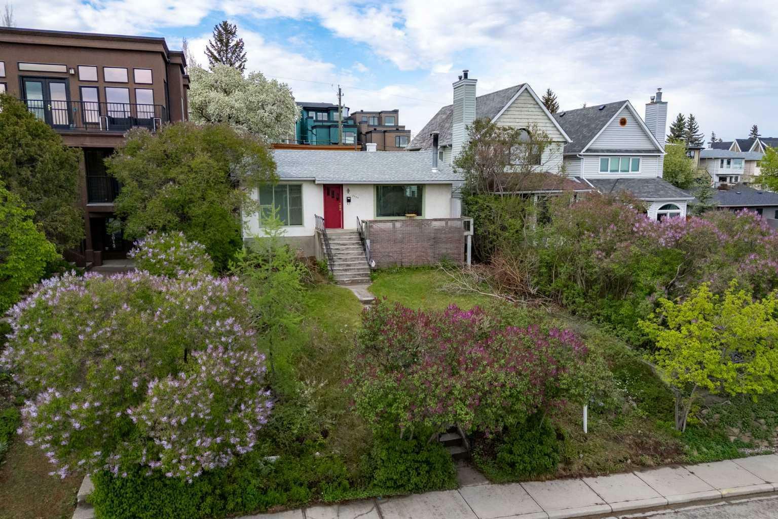 Property Photo: 2006 30 Avenue SW AB T2T 1R2