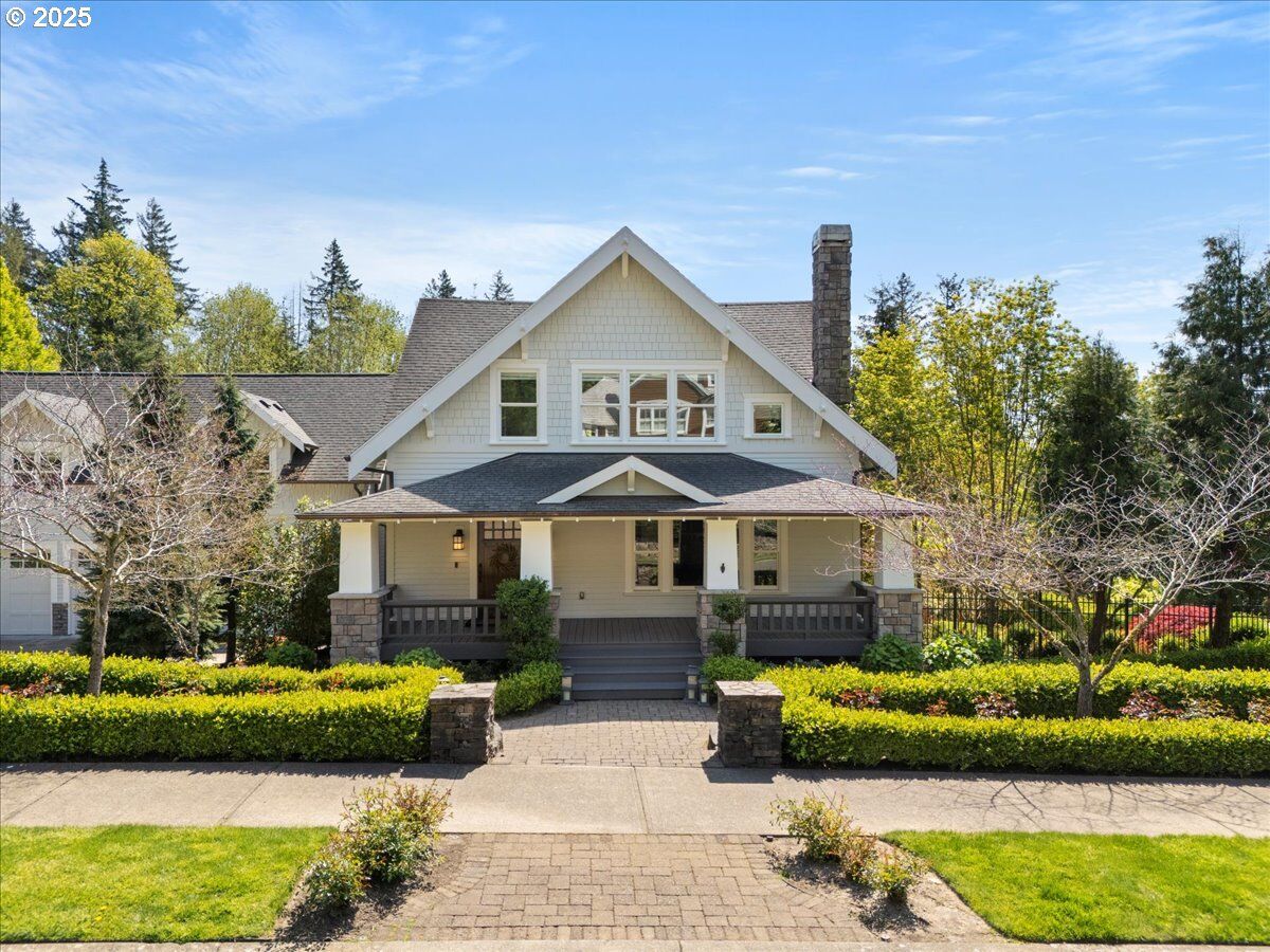 Property Photo:  6228 SW Sweetbriar Ct  OR 97221 