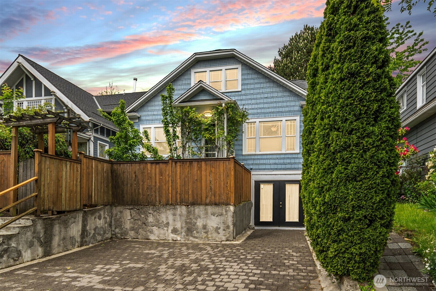 511  23rd Avenue E  Seattle WA 98112 photo