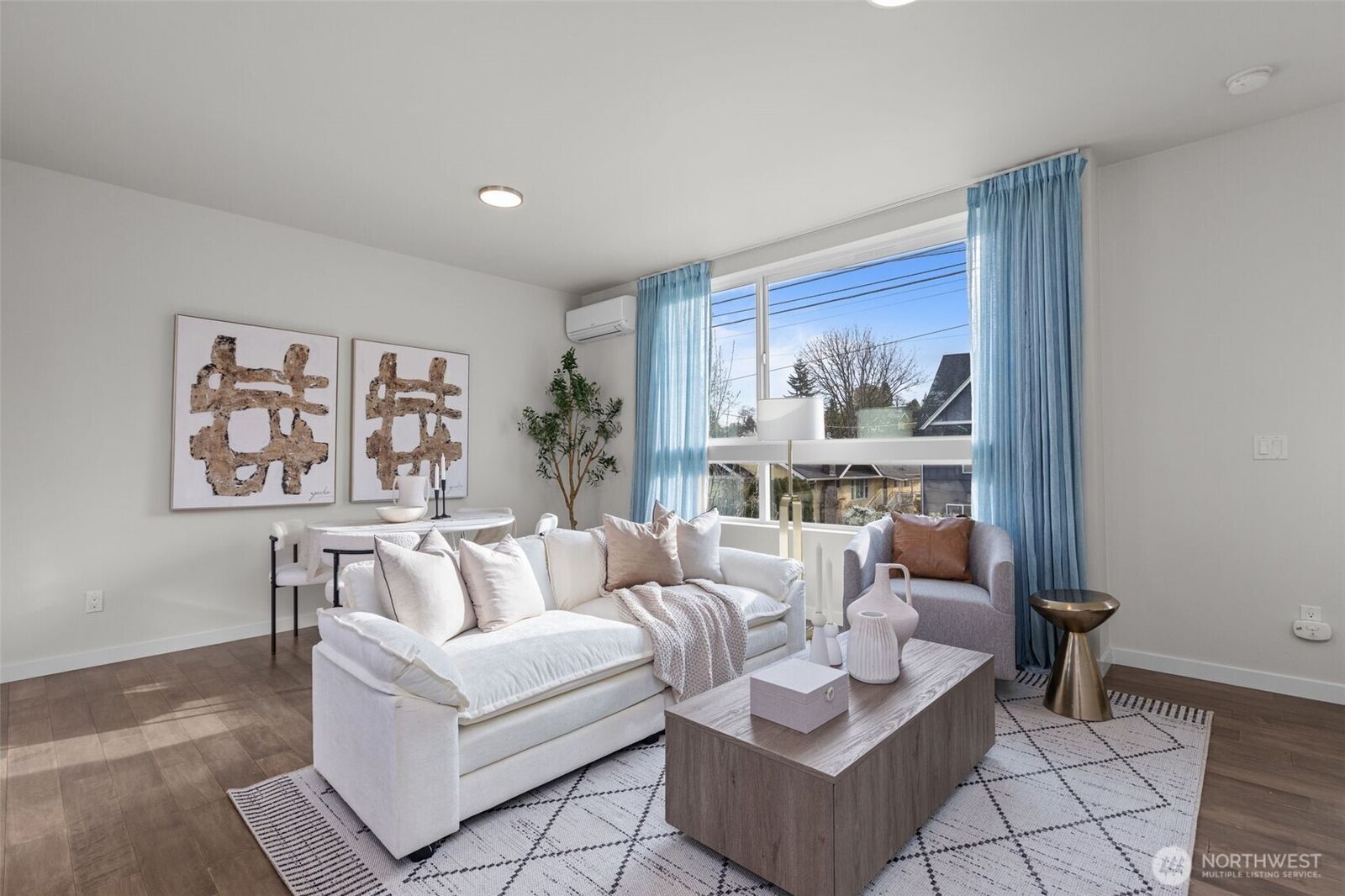 Property Photo:  1405  Martin Luther King Jr Way  WA 98122 