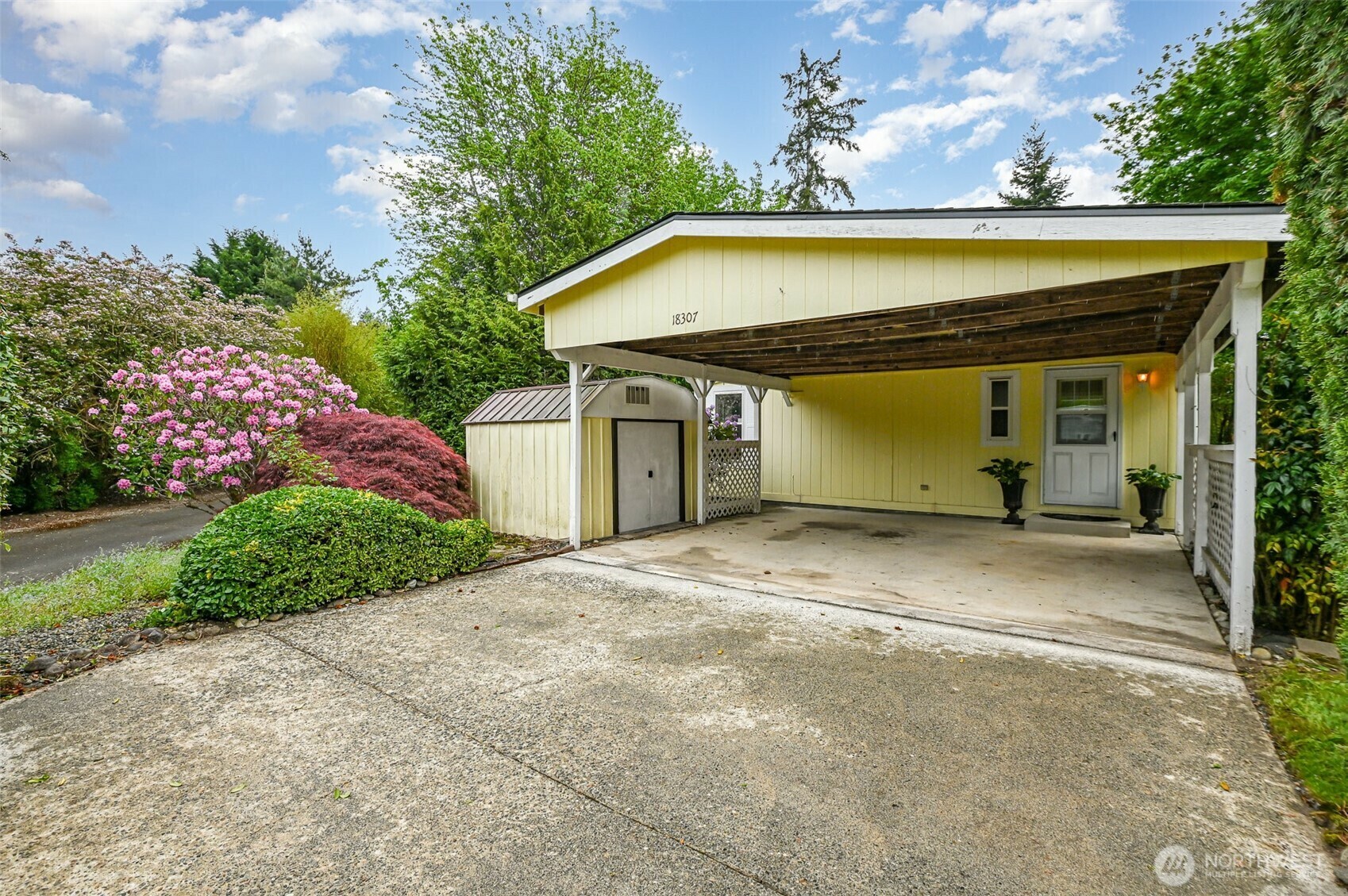 Property Photo: 18307 SE 263rd Place WA 98042