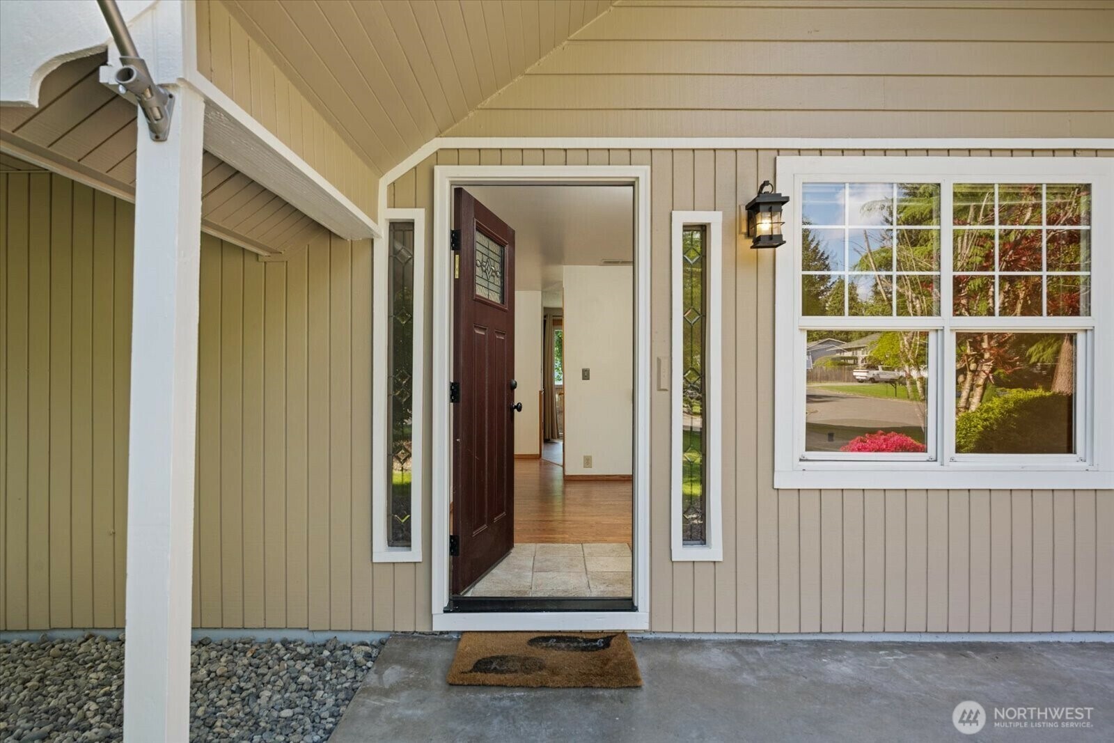 Property Photo: 16407 NE 96th Place WA 98052