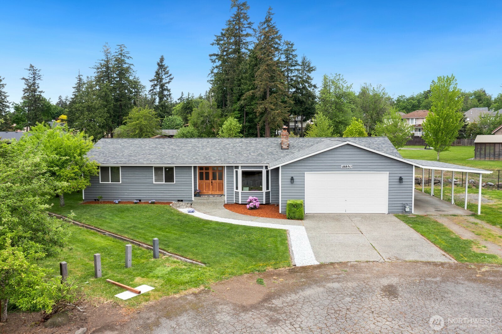 Property Photo: 18850 103rd Court SE WA 98055