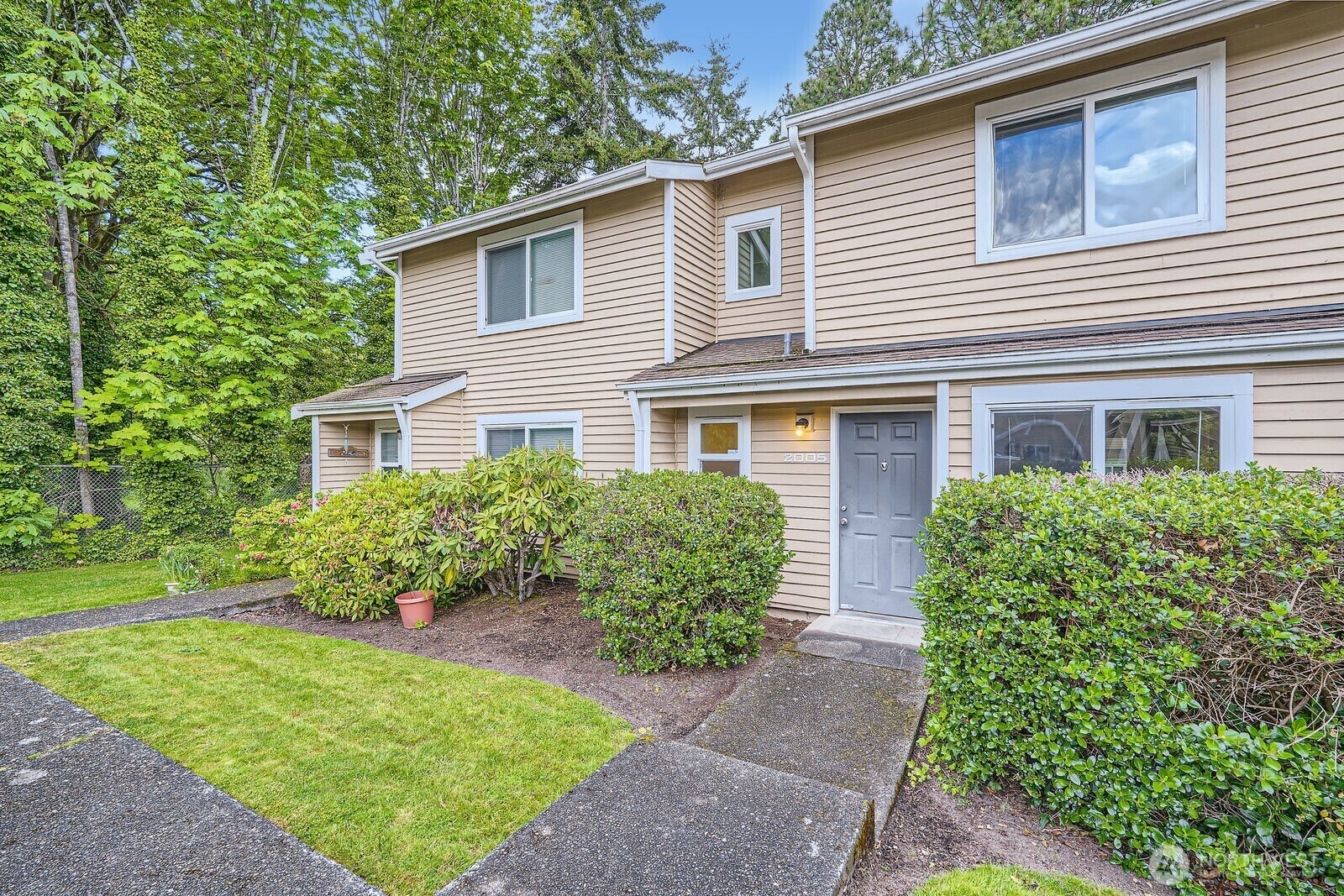 Property Photo: 23723 12th Place S 2005 WA 98198