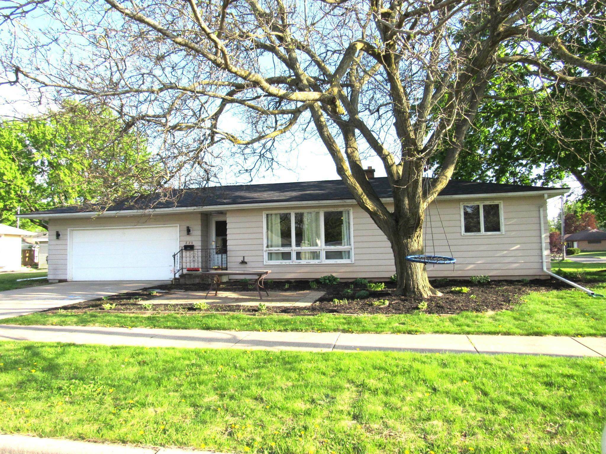 Property Photo: 820 Sherry Street WI 54956