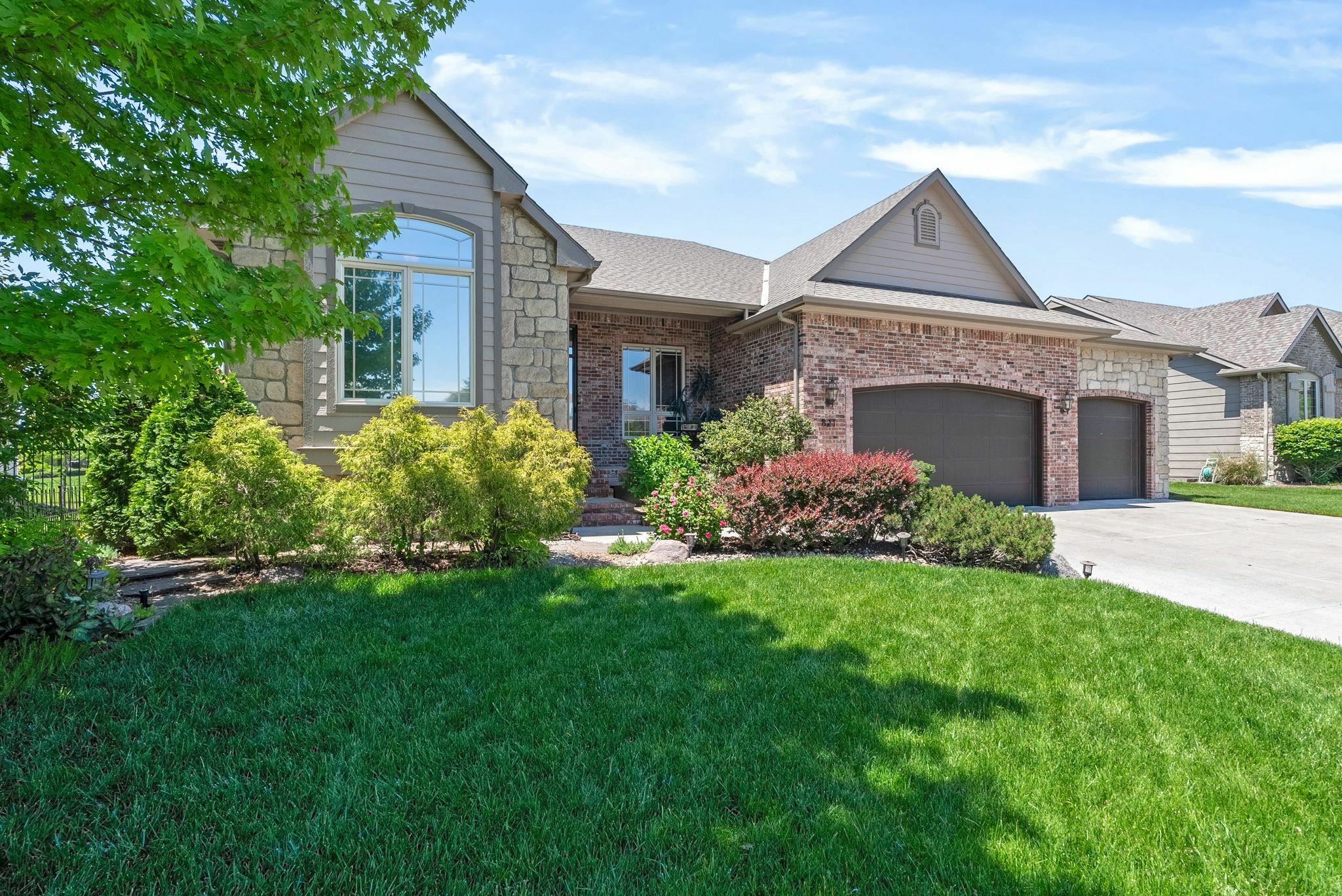 Property Photo:  821 N Woodstone Dr  KS 67002 