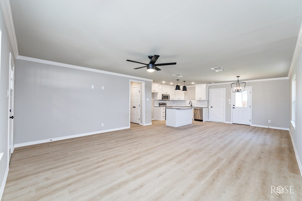 Property Photo: 1010 Claborne Court TX 76905