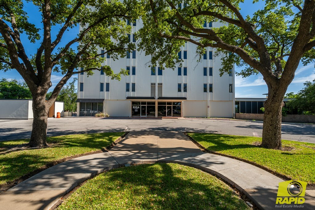 Property Photo:  800 #2se W Ave D  TX 76903 
