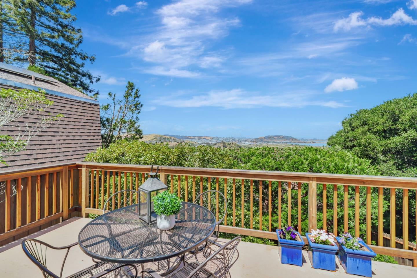 Property Photo: 365 Kings Road CA 94005