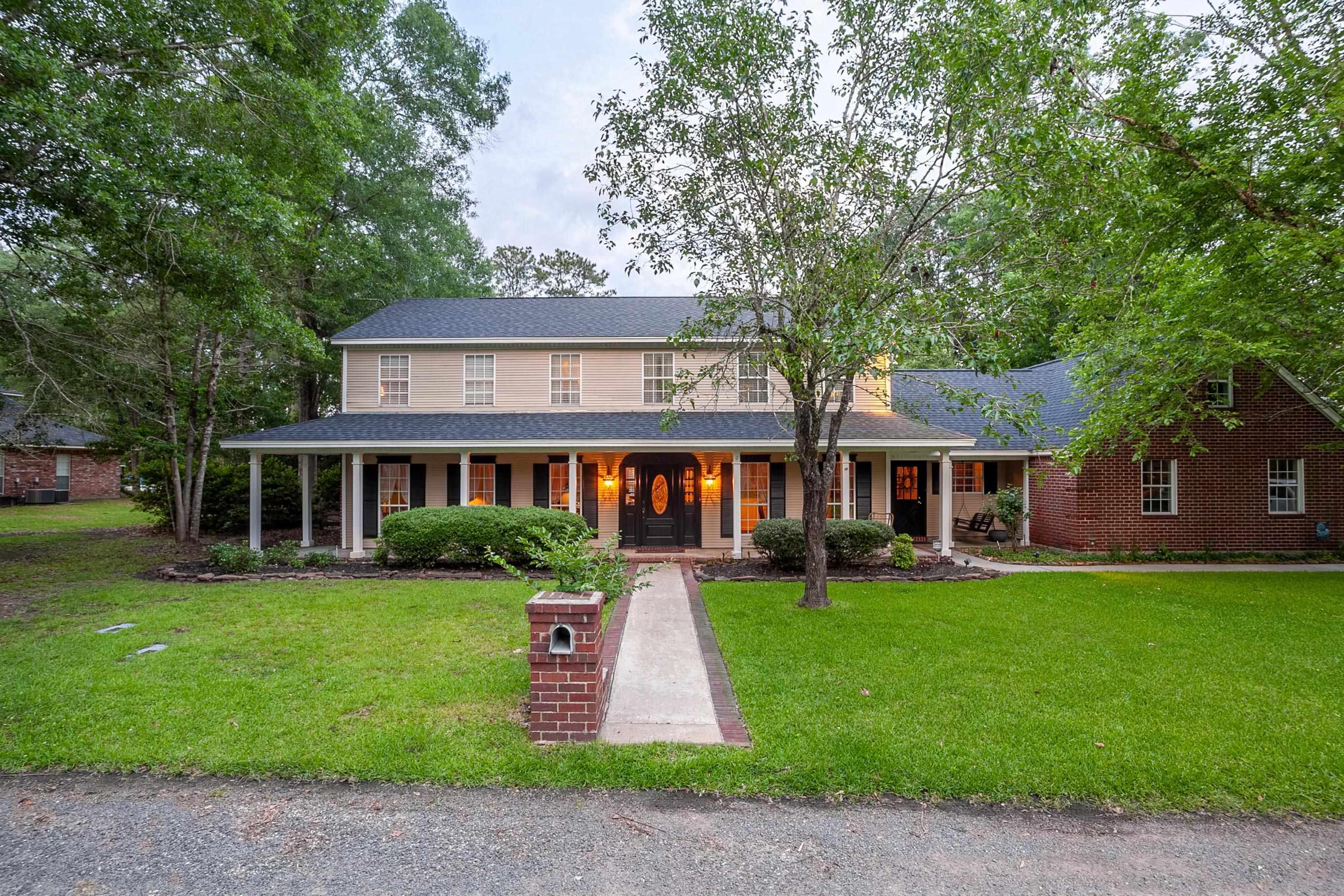 Property Photo: 415 Neches TX 77657