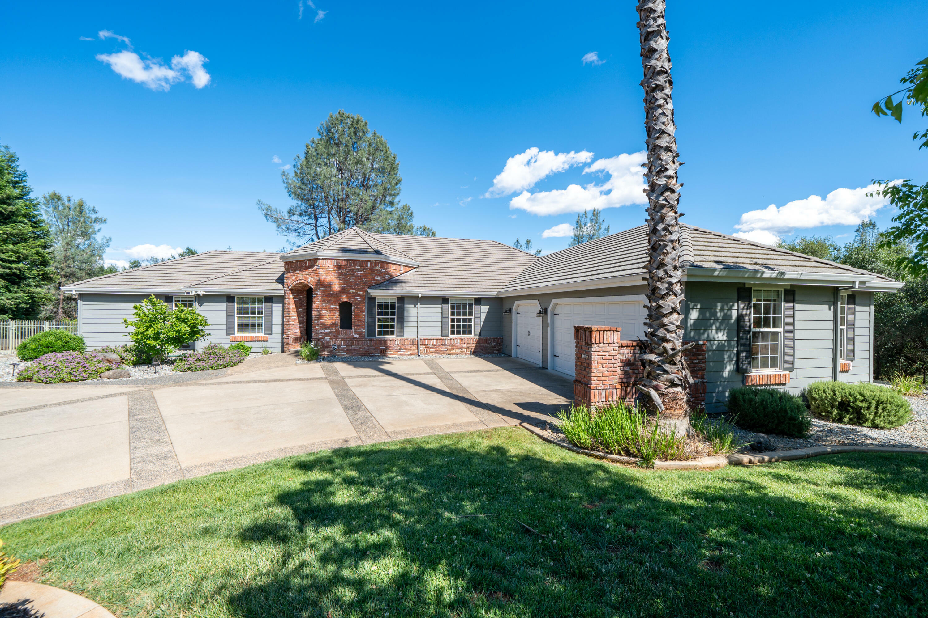 Property Photo: 13477 Tierra Heights Road CA 96003