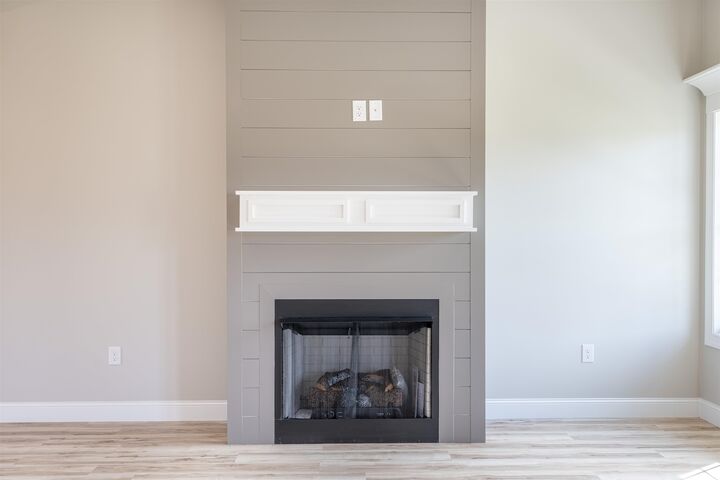 Property Photo:  251 Hummingbird Way  AL 35645 - KILLEN 