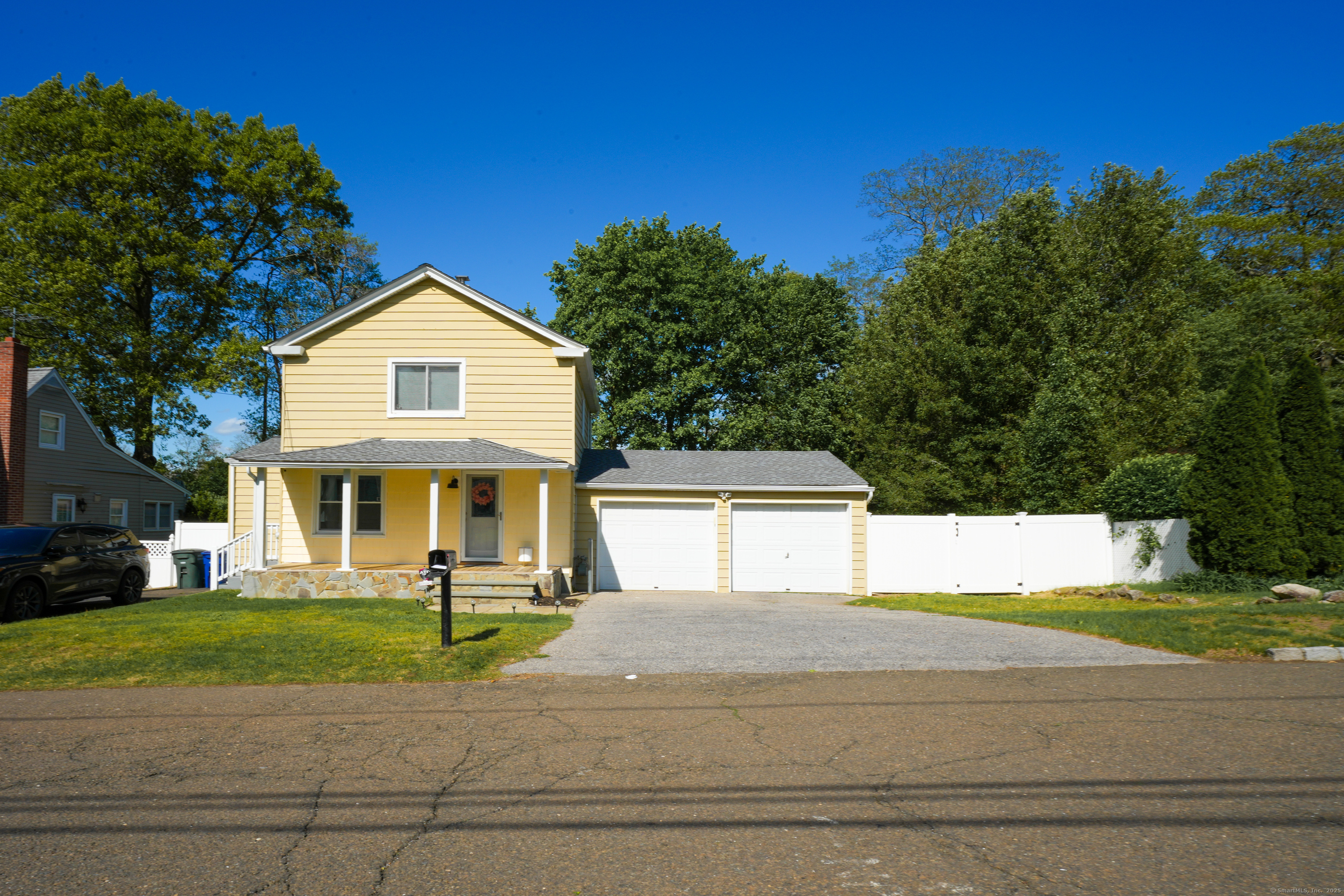 Property Photo: 98 Herald Avenue CT 06606