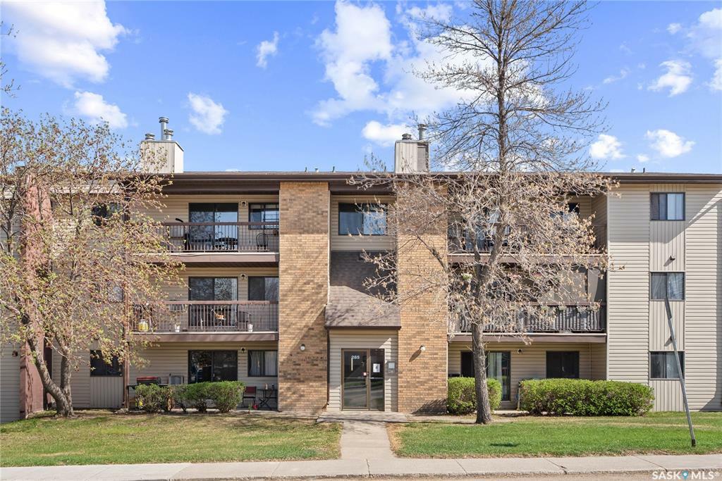 285 Kingsmere Boulevard 104  Saskatoon SK S7K 6E1 photo