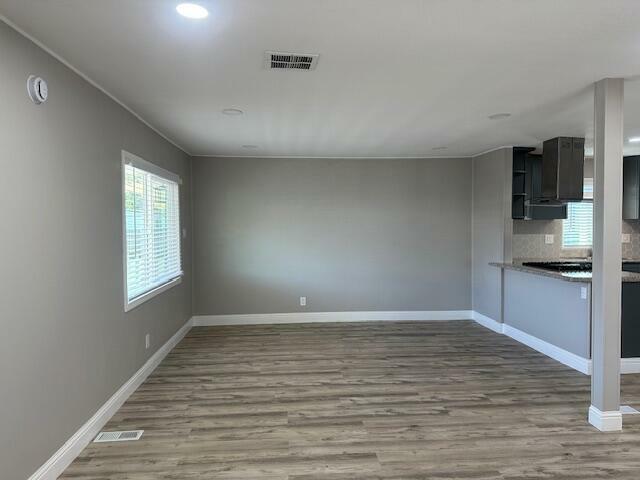 Property Photo: 720 E Worth Avenue 76 CA 93257