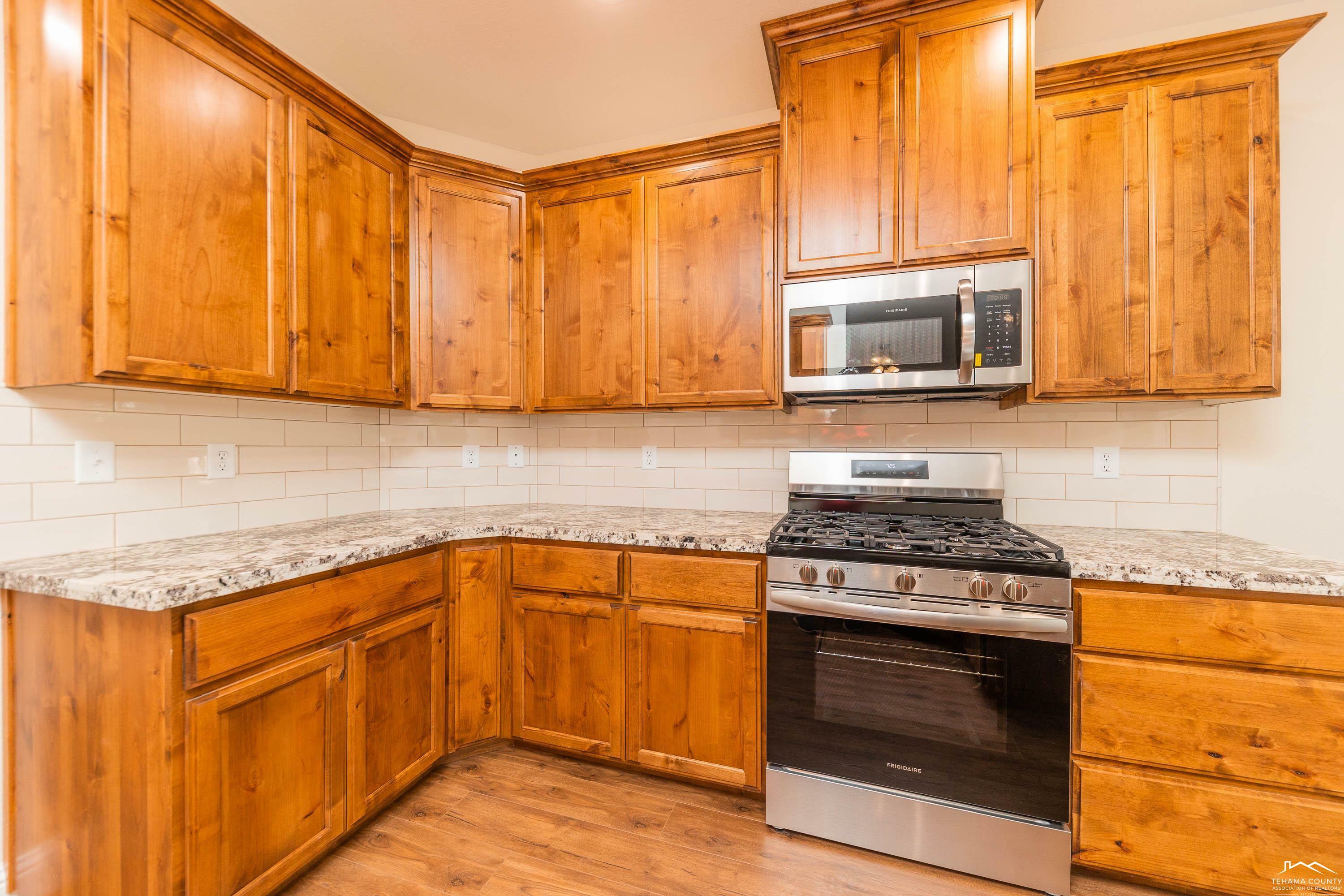 Property Photo: 1555 Acacia Street CA 96080