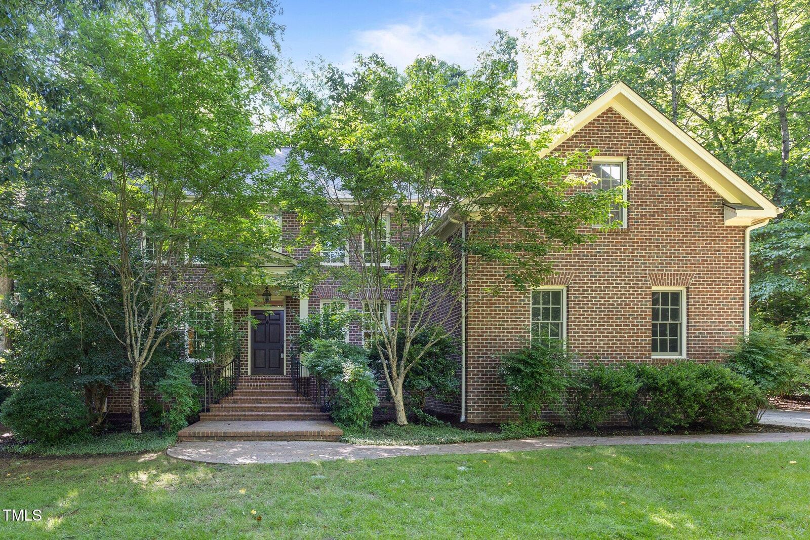 Property Photo: 1003 Gloucester Court NC 27516