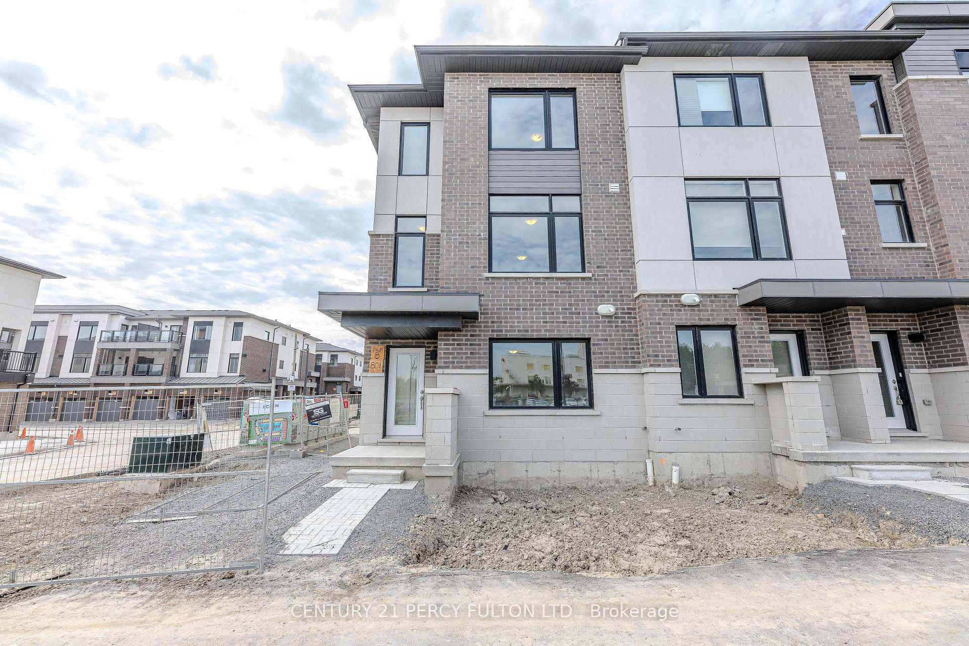 Property Photo: 1695 Dersan Street 809 ON L1V 2P8