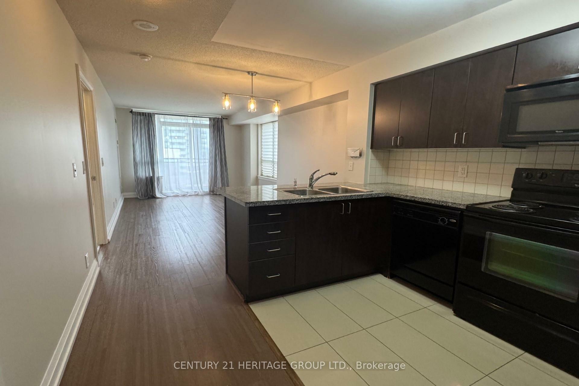 Property Photo: 55 De Boers Drive 515 ON M3J 0G5