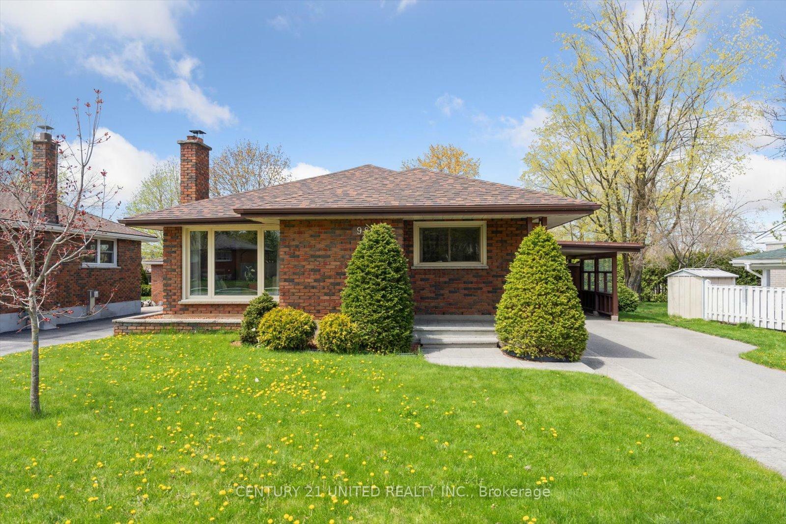 Property Photo: 980 Oriole Drive ON K9H 6K7