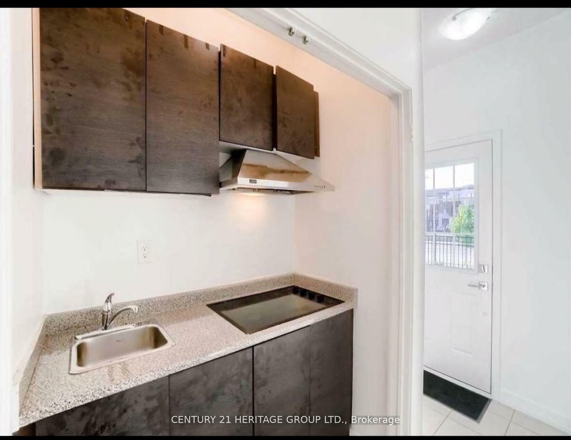 Photo de la propriété: 239 Harding Park Street ON L3Y 0E1