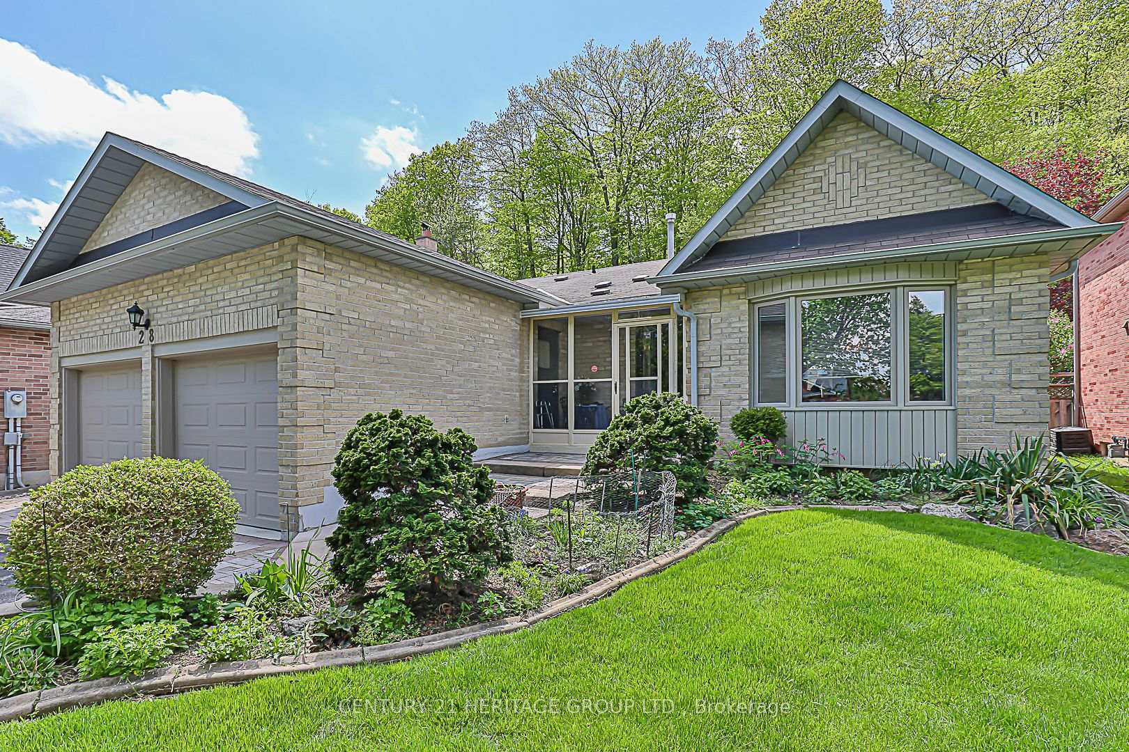 Photo de la propriété: 28 Spence Drive ON L4G 5V7