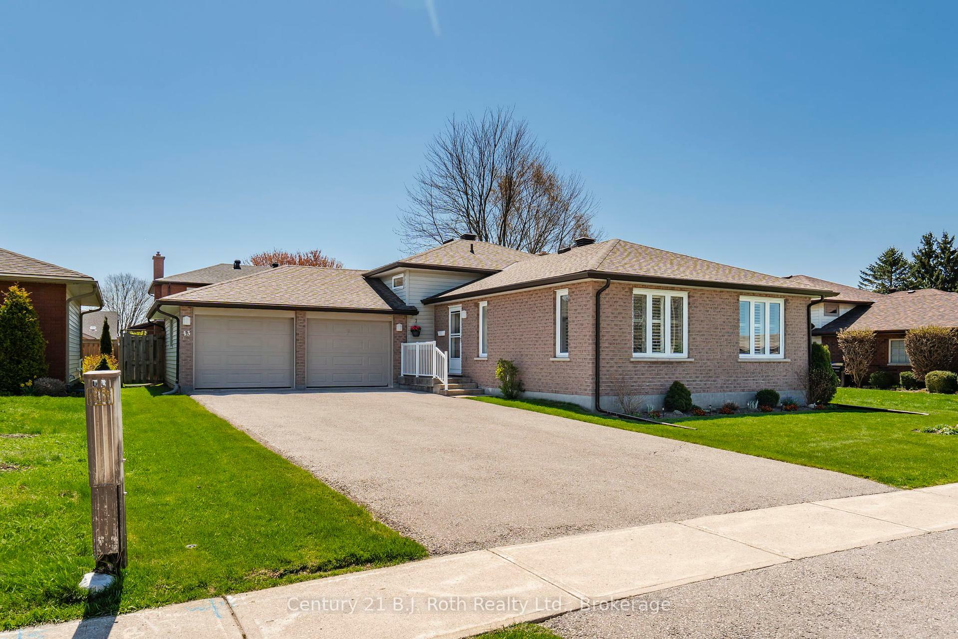 Property Photo: 13 Archer Crescent ON L0L 1P0