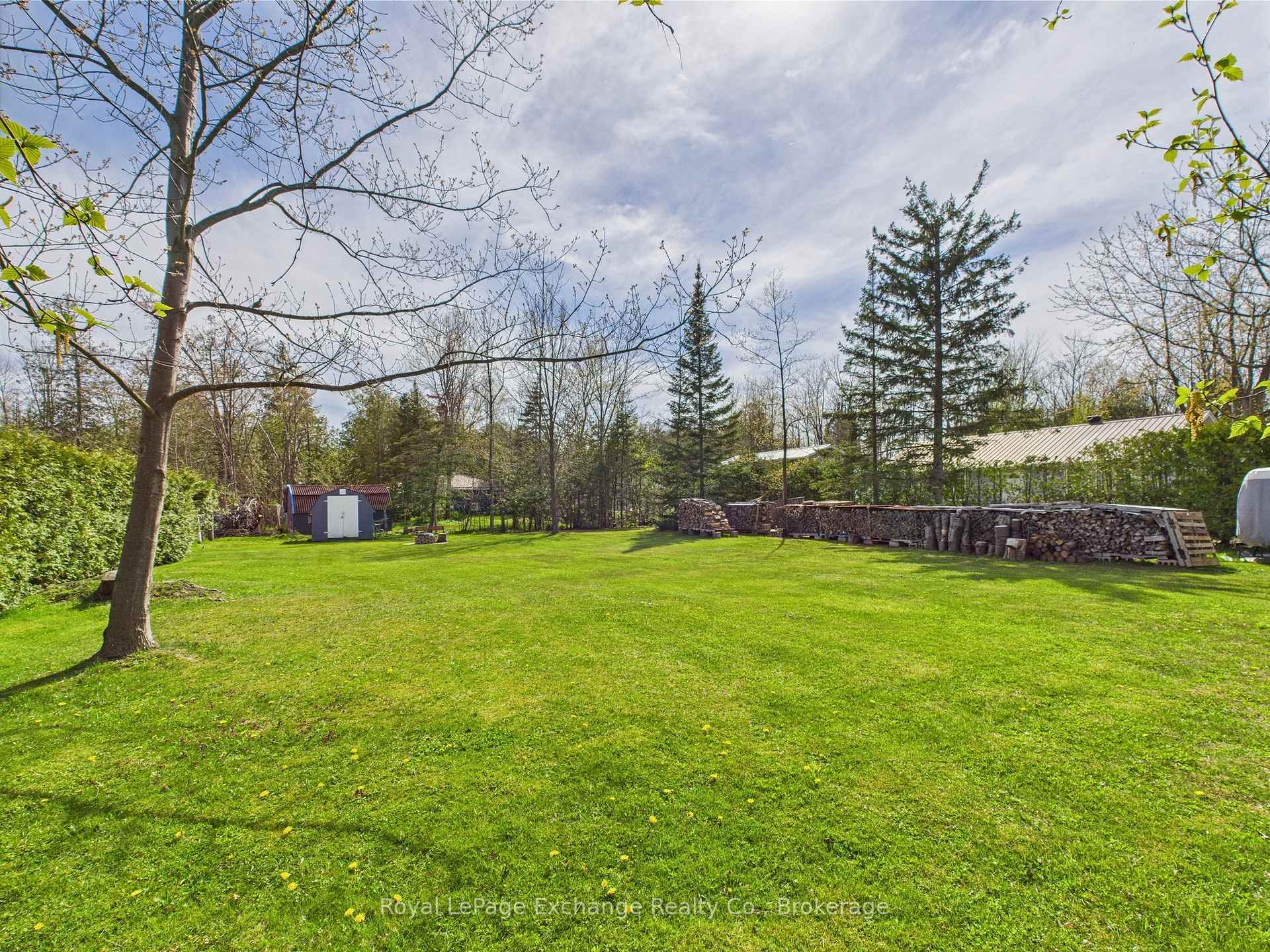 Property Photo: 17 Linden Lane ON N2Z 2X6