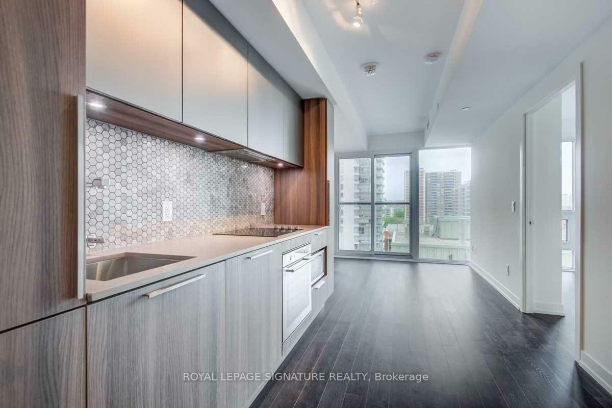 Property Photo: 85 Wood Street 1115 ON M4Y 0E8