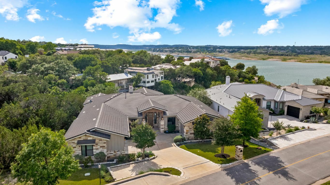 Property Photo: 1107 Challenger TX 78734