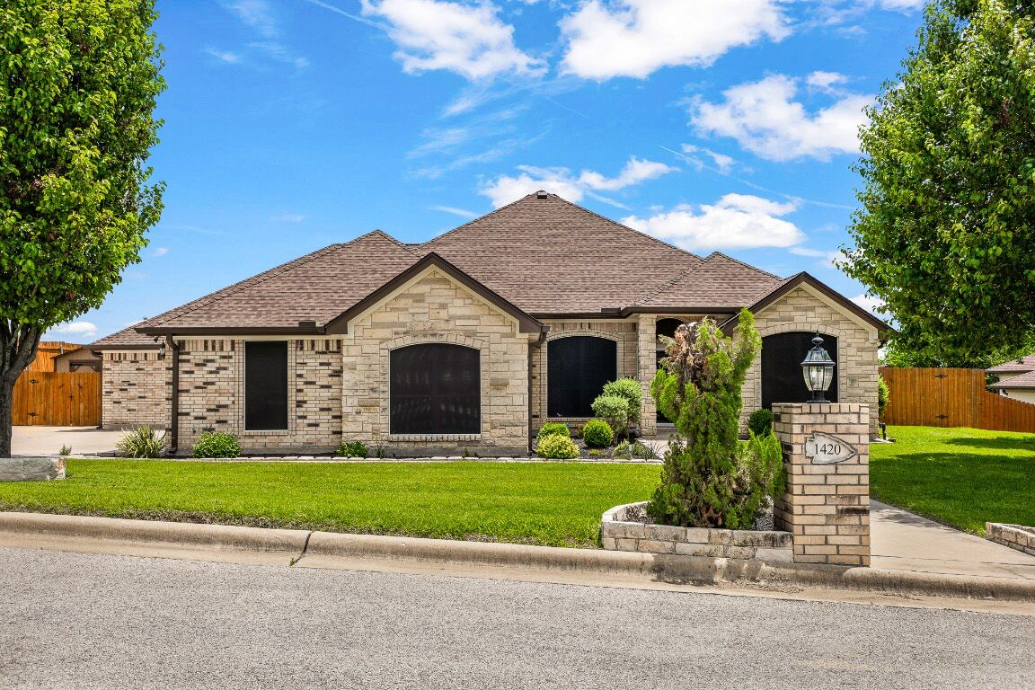 Property Photo:  1420 Gomer Lane  TX 76548 