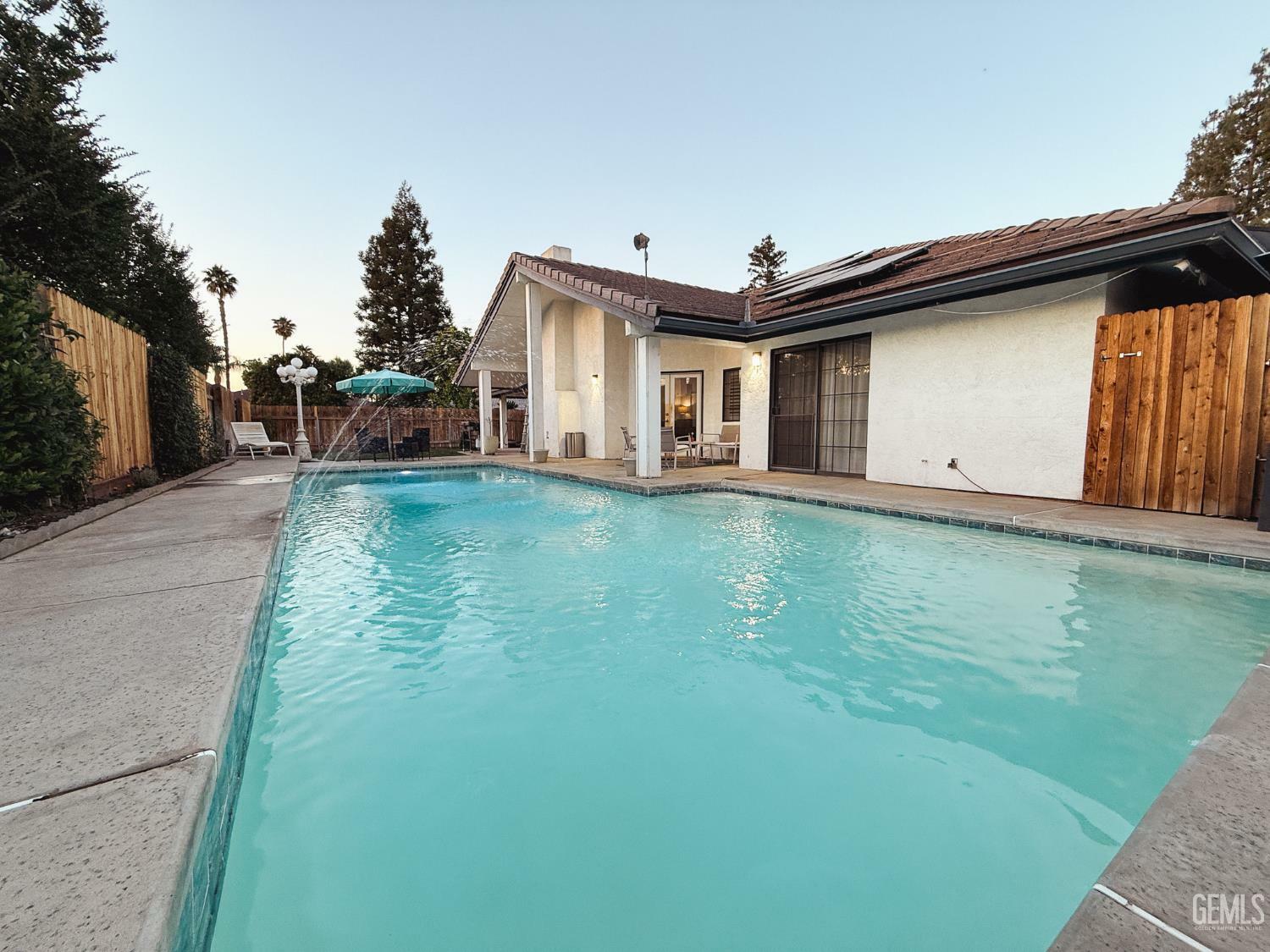 Property Photo: 2901 Still Glen Street CA 93311