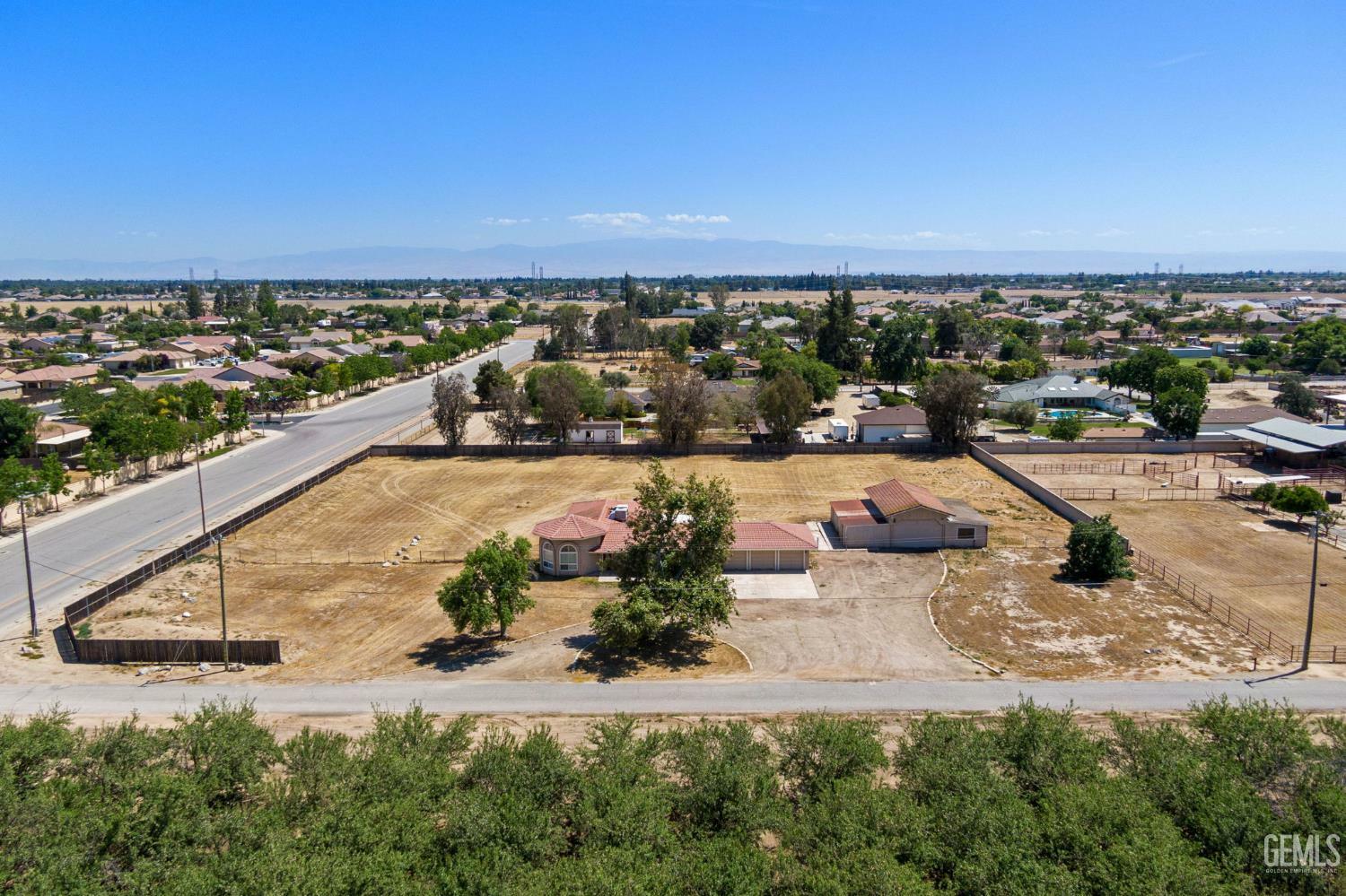 Property Photo: 16131 Winfield Avenue CA 93314