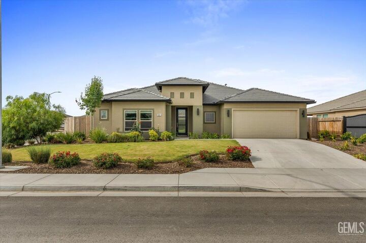 Property Photo: 11001 Arundel Way CA 93311