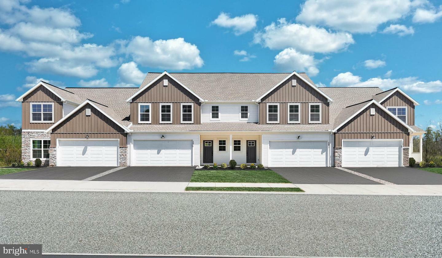 Property Photo: 7872 Briarwood Drive PA 17112