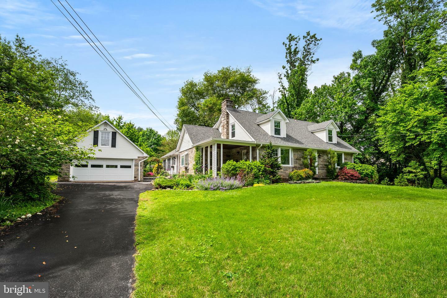 Property Photo: 215 Copples Lane PA 19086