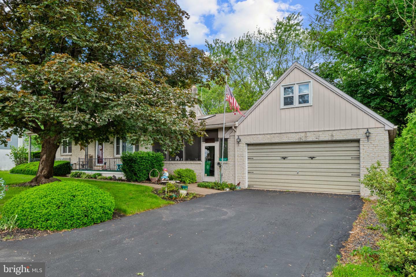 Property Photo: 5404 Ridgeview Drive PA 17112