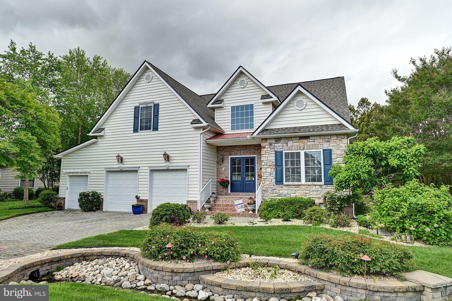 Property Photo:  2 Cedar Grove Court  DE 19970 