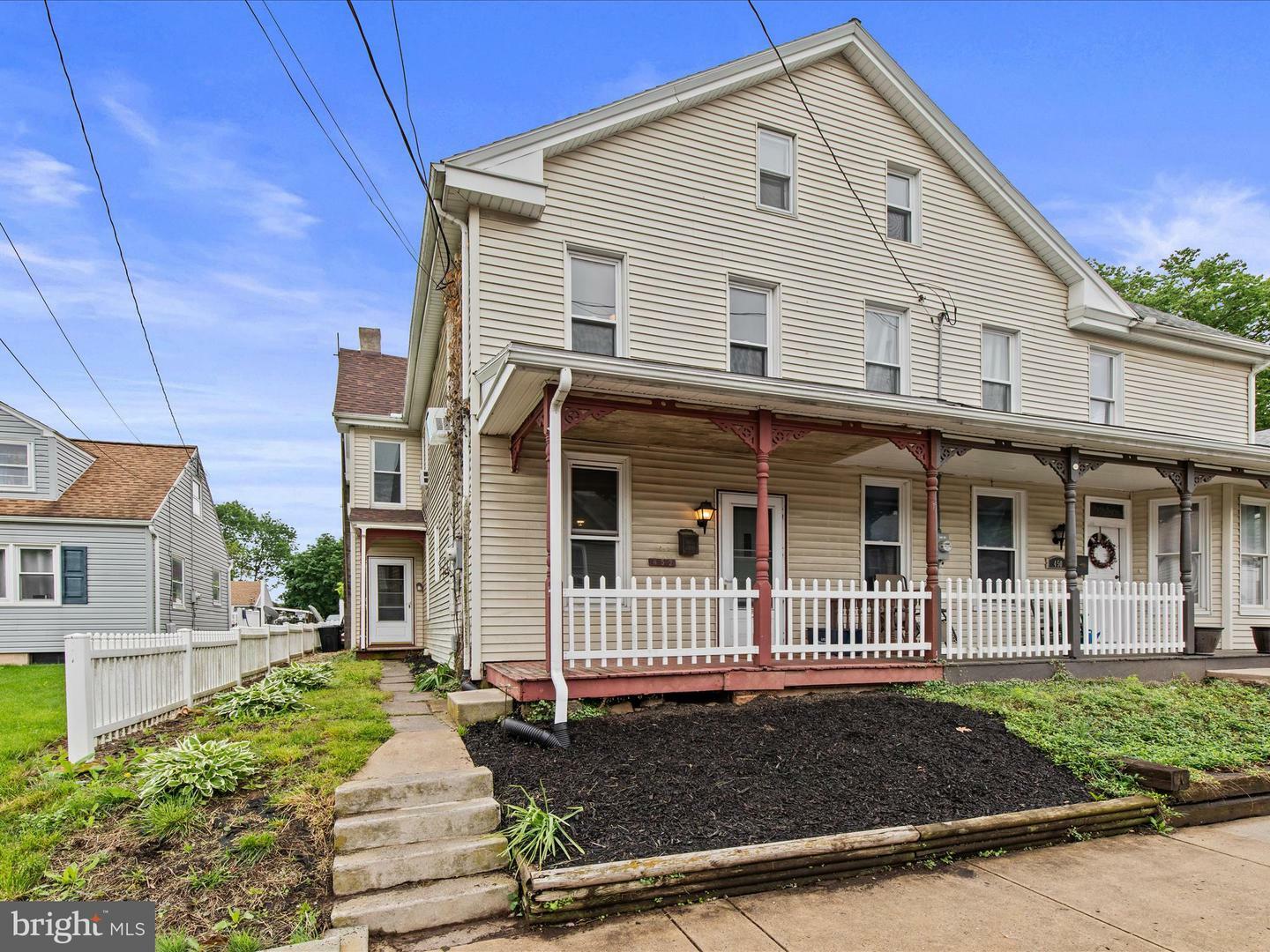 Property Photo: 452 E High Street PA 17022