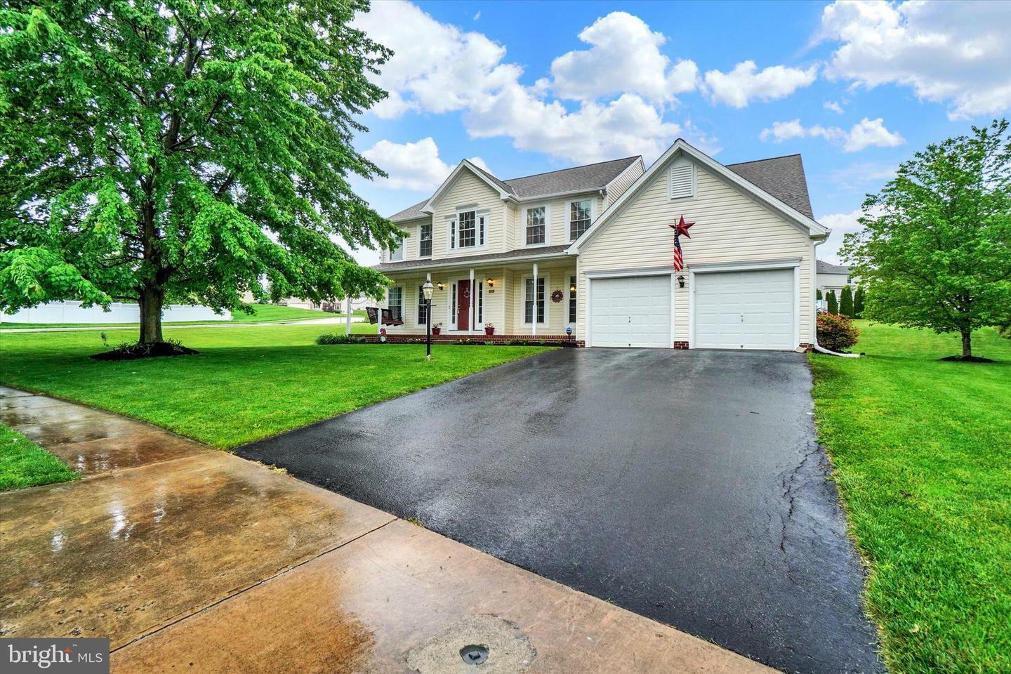 Property Photo: 1205 Cranberry Lane W PA 17402