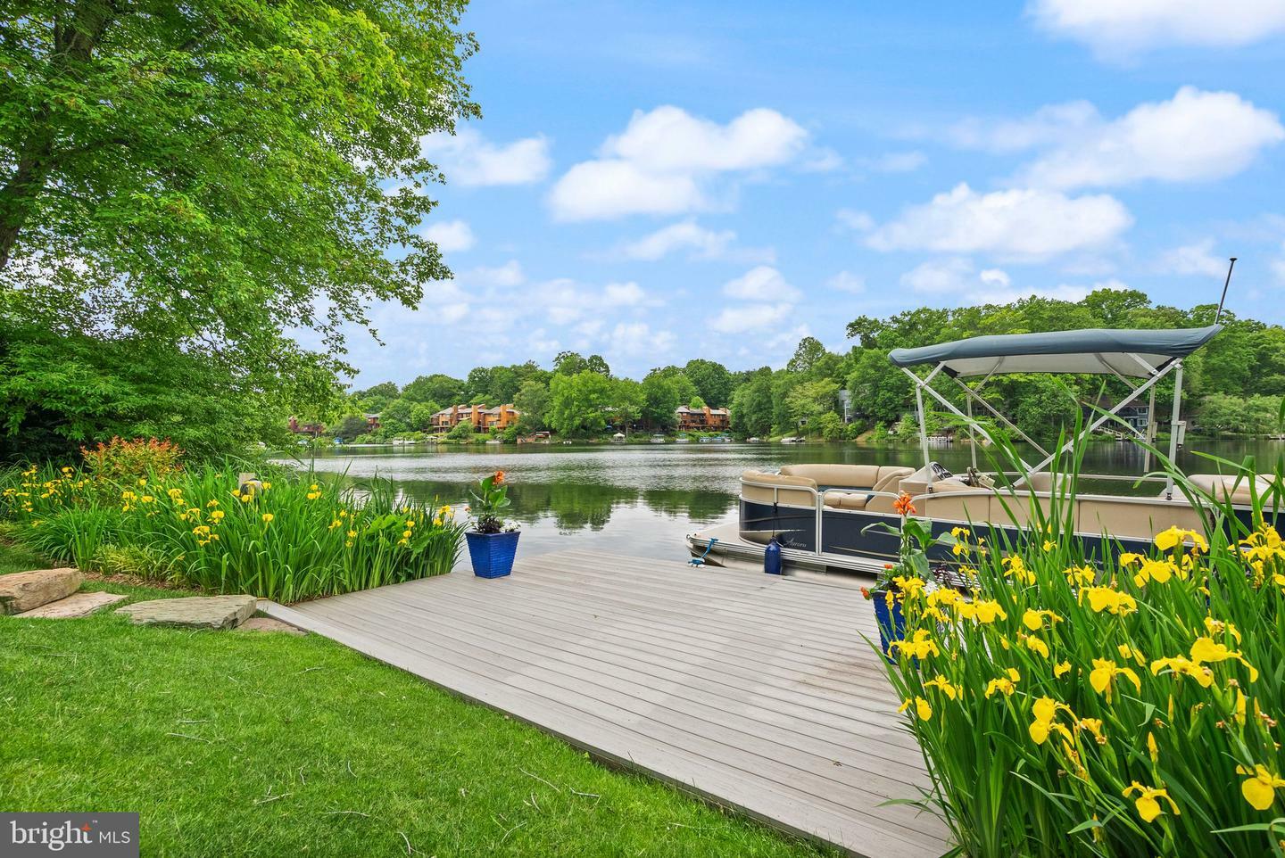 Property Photo: 2200 Spinnaker Court VA 20191